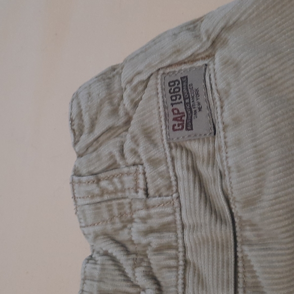 Gap corduroy pants size 18-24 months - Picture 3 of 5